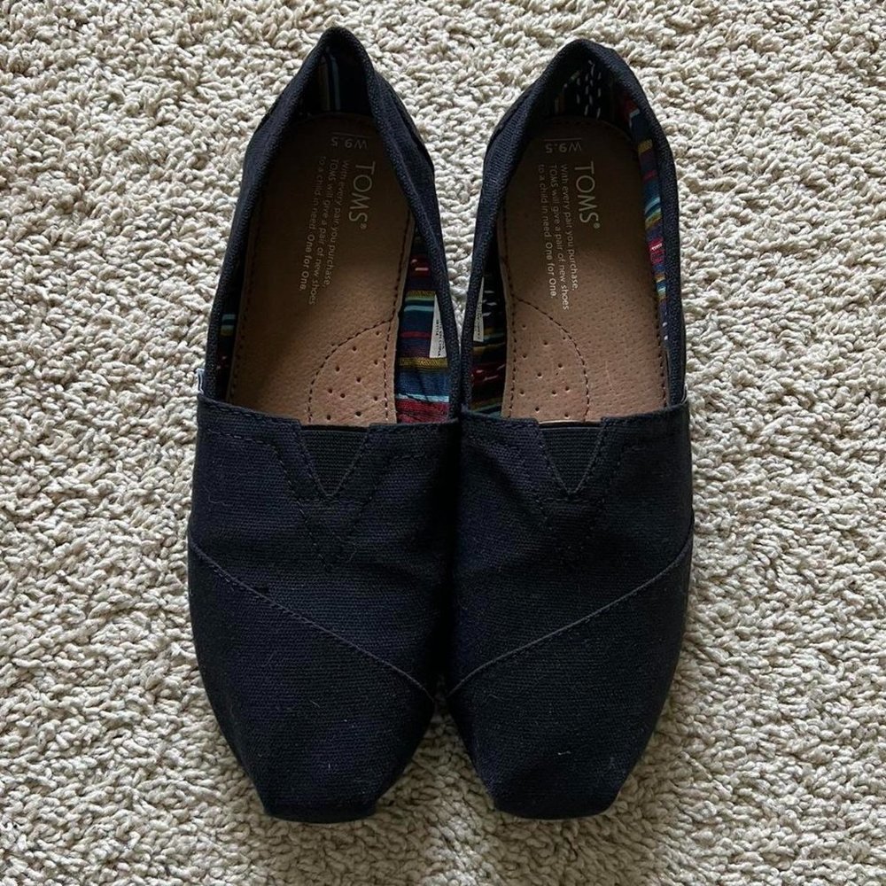 Toms Classic Black Canvas Shoes